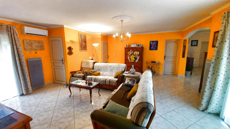 Villa - 137 m² - 6 pièces