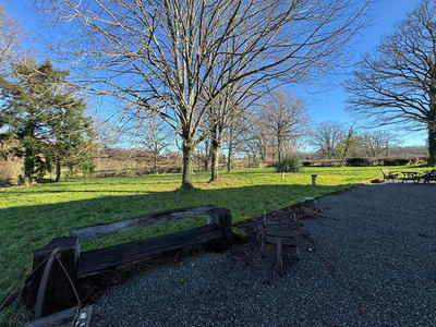 Maison - 280 m² - 14 pièces