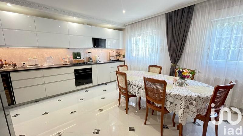 Maison - 191 m² - 8 pièces