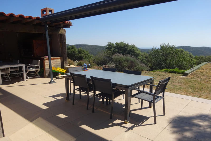 Maison - 235 m² - 7 pièces