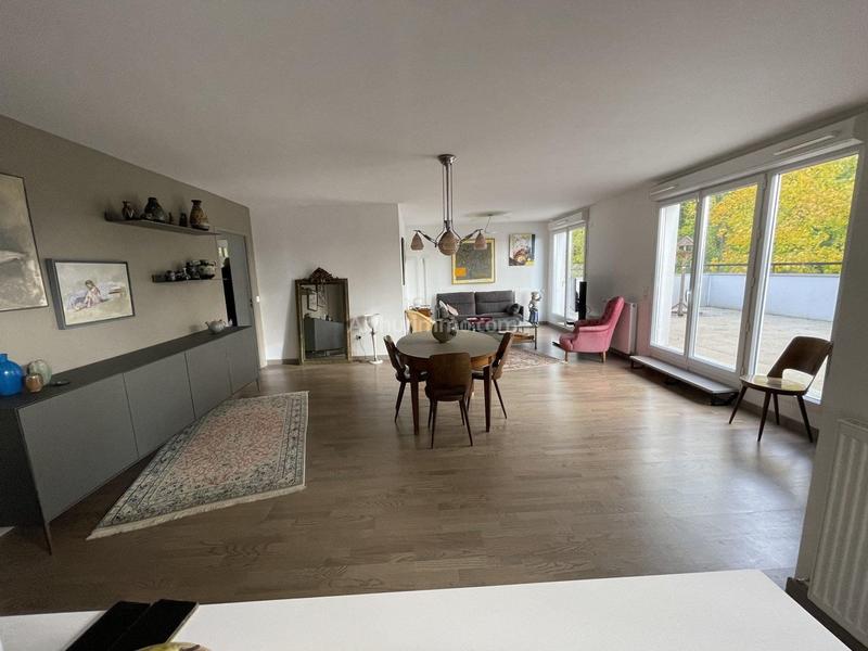 Appartement - 95 m² - 5 pièces
