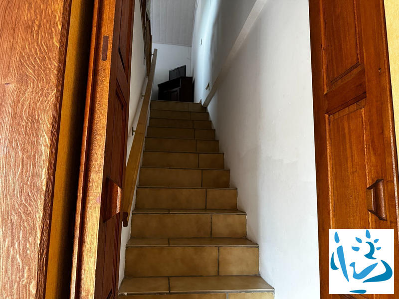 Maison - 187 m² - 8 pièces