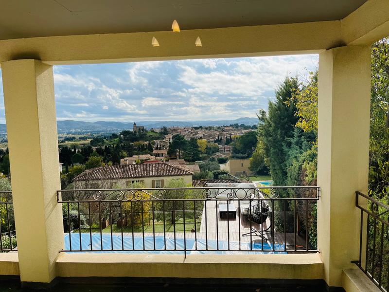 Villa - 220 m² - 7 pièces