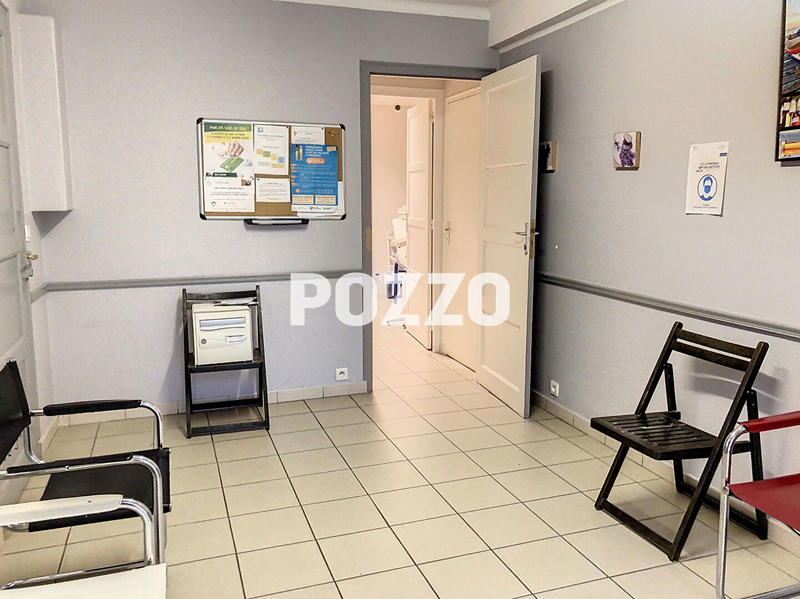 Local d'activité / Entrepôt - 65 m² - 4 pièces