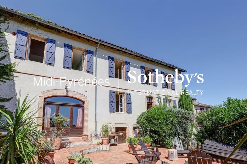 Maison de ville - 336 m² - 10 pièces