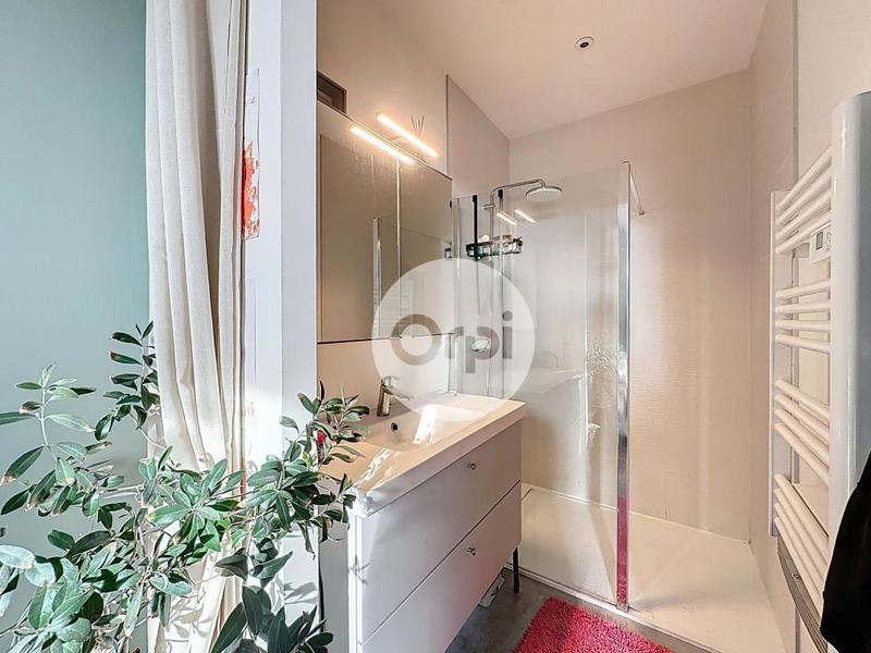 Appartement - 93 m² - 4 pièces