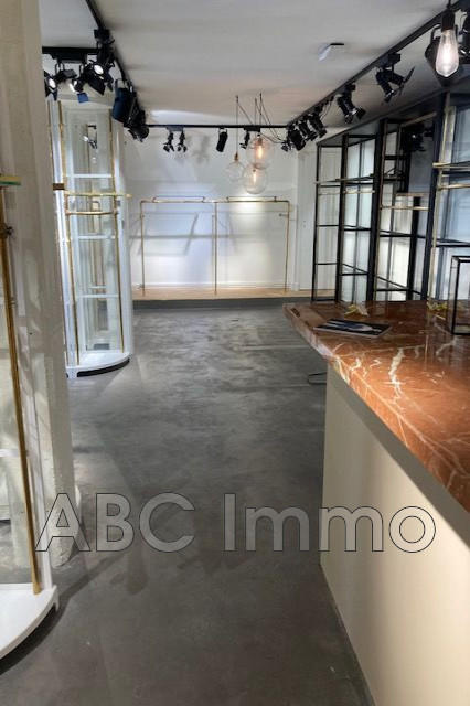 Local commercial - 157 m²