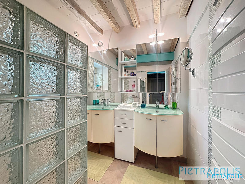 Maison - 320 m² - 7 pièces