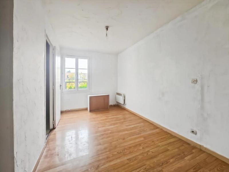 Appartement - 97 m² - 13 pièces