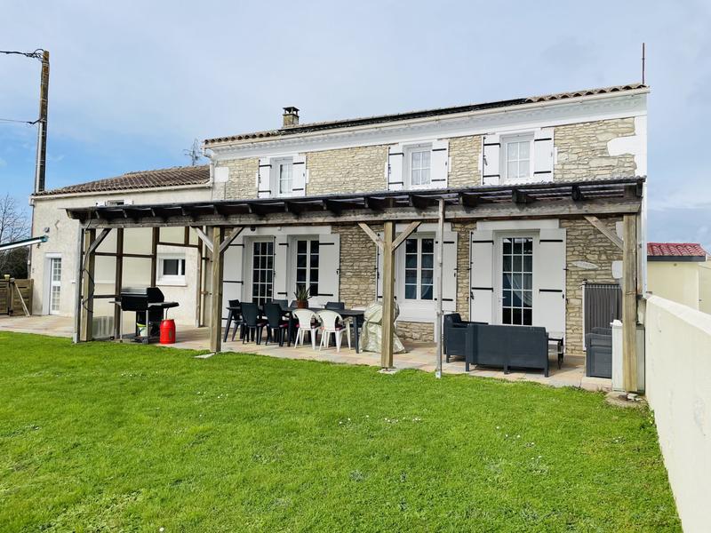 Maison - 170 m² - 7 pièces