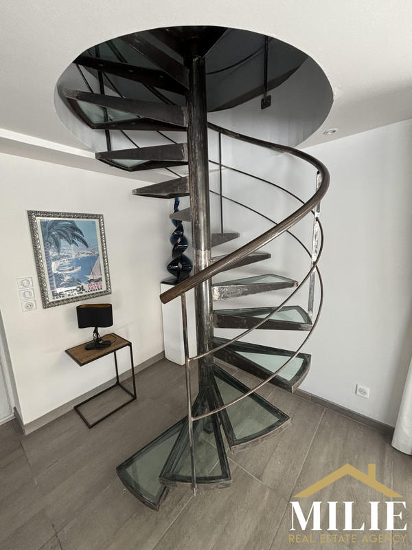 Villa - 350 m² - 8 pièces