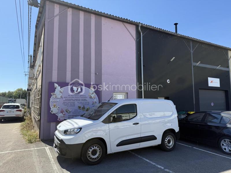 Local commercial - 135 m² - 4 pièces