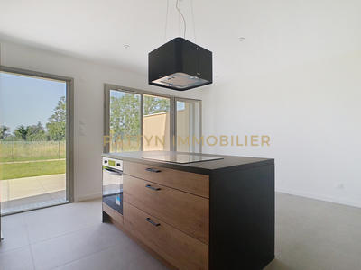 Maison - 140 m² - 5 pièces