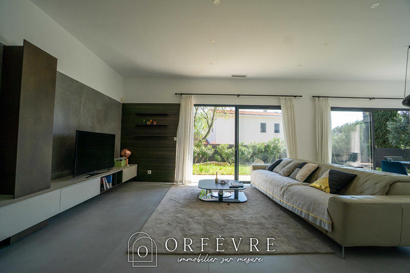 Maison - 200 m² - 8 pièces