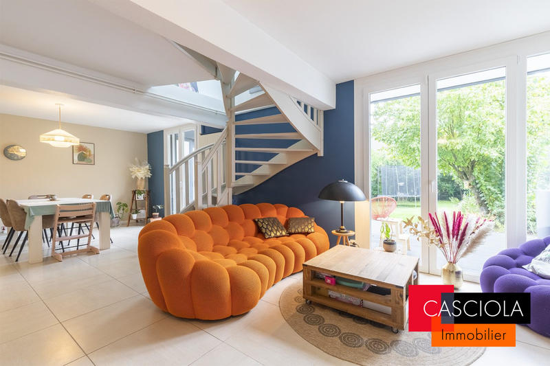 Maison - 163 m² - 7 pièces