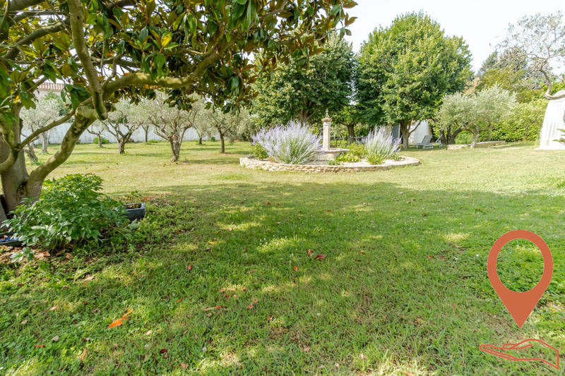 Villa - 182 m² - 9 pièces