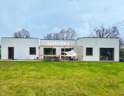 Villa - 220 m² - 10 pièces