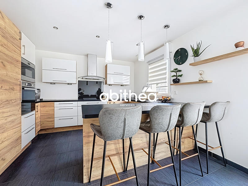 Maison - 127 m² - 5 pièces