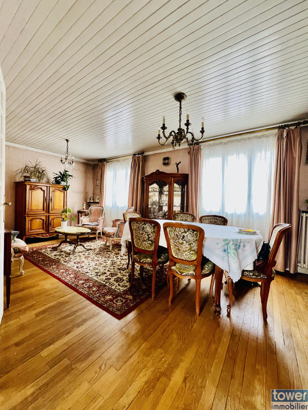 Maison - 95 m² - 5 pièces