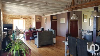 Maison - 230 m² - 8 pièces