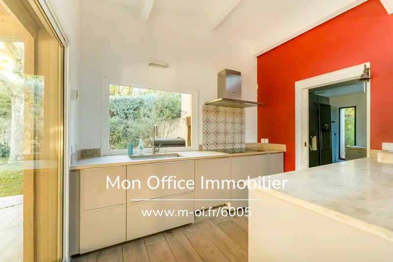 Maison - 275 m² - 10 pièces