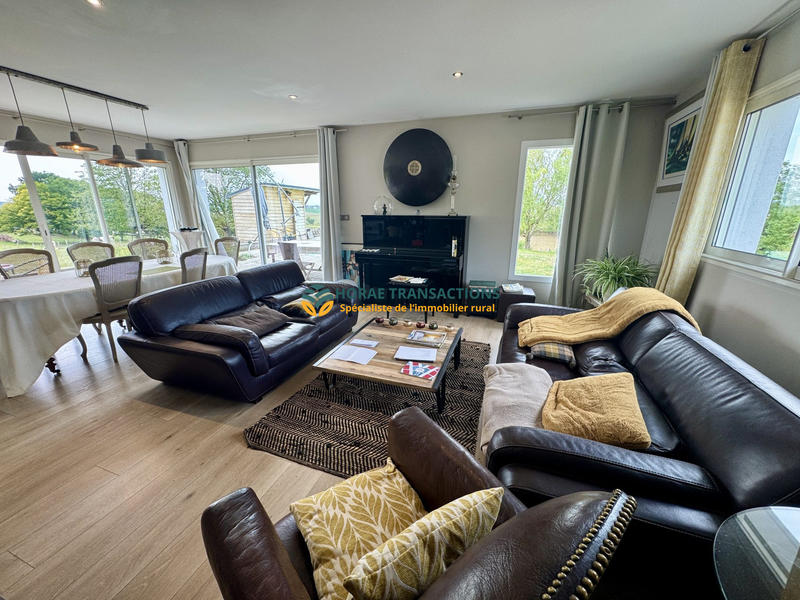 Maison ancienne - 204 m² - 8 pièces