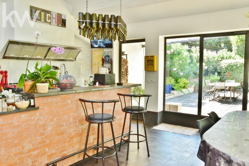 Villa - 300 m² - 10 pièces