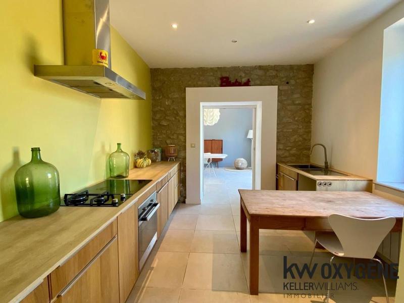 Maison - 240 m² - 8 pièces