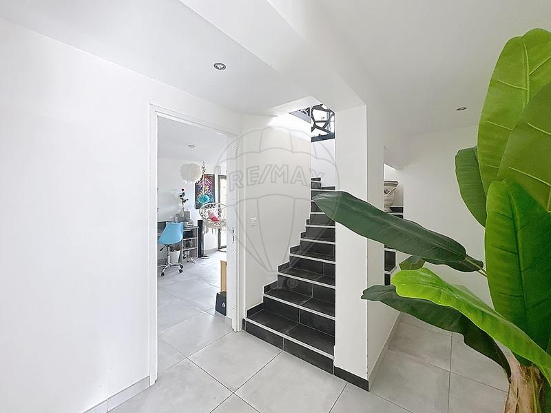 Maison - 207 m² - 7 pièces