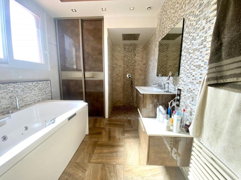 Maison - 145 m² - 5 pièces