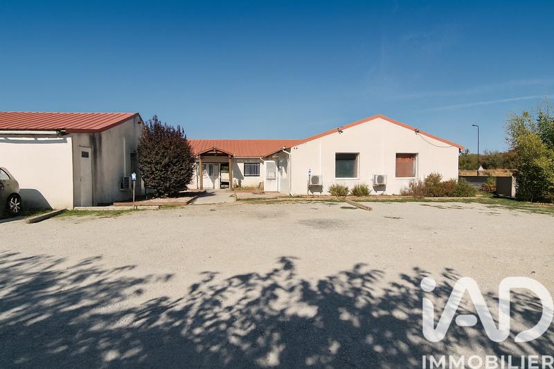 Maison - 930 m² - 4 pièces