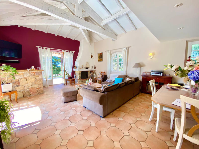 Maison - 287 m² - 9 pièces