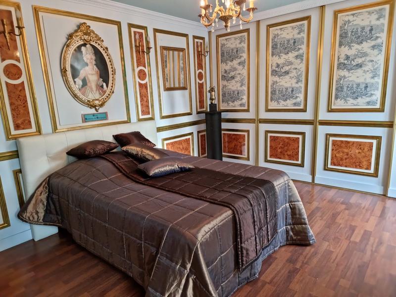 Maison - 215 m² - 9 pièces