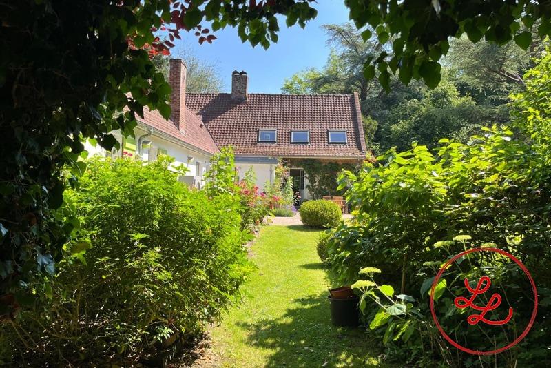 Propriété - 250 m² - 9 pièces