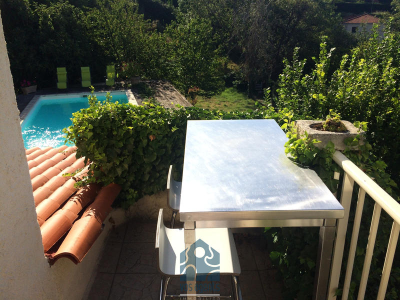 Propriété - 211 m² - 8 pièces