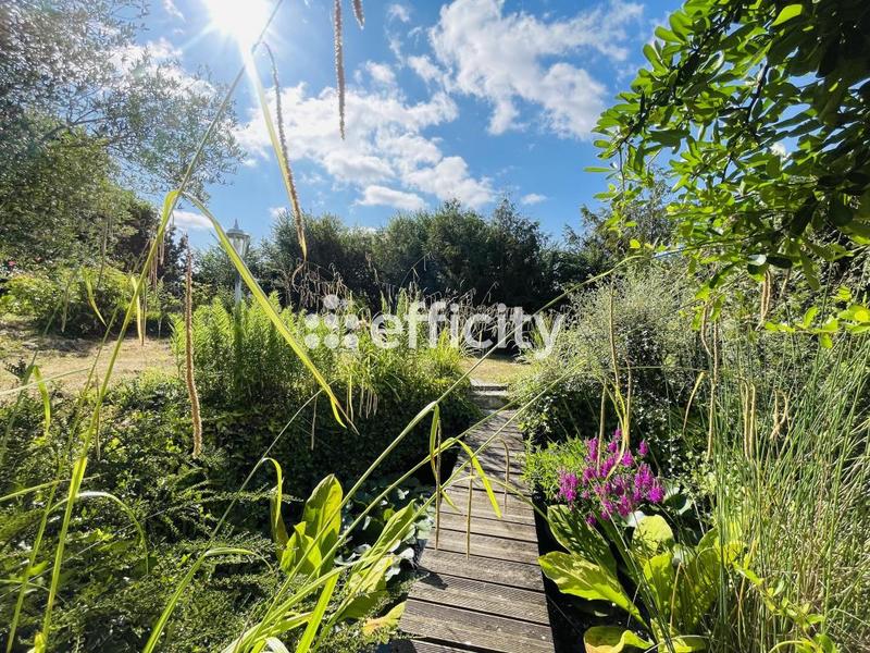 Maison - 228 m² - 9 pièces