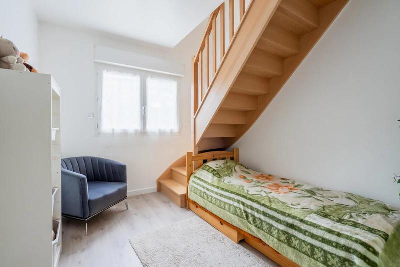 Maison - 80 m² - 5 pièces