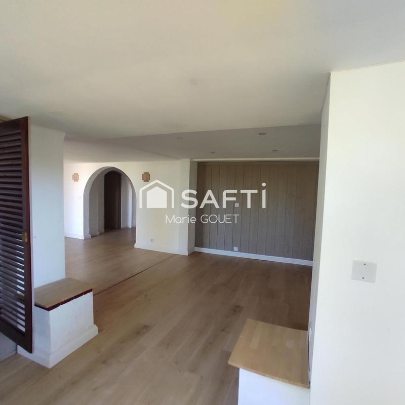 Maison - 198 m² - 8 pièces