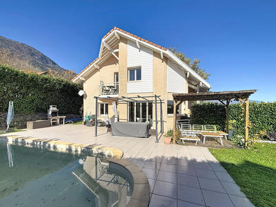 Maison - 152 m² - 6 pièces