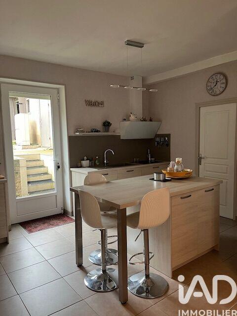 Maison - 227 m² - 8 pièces