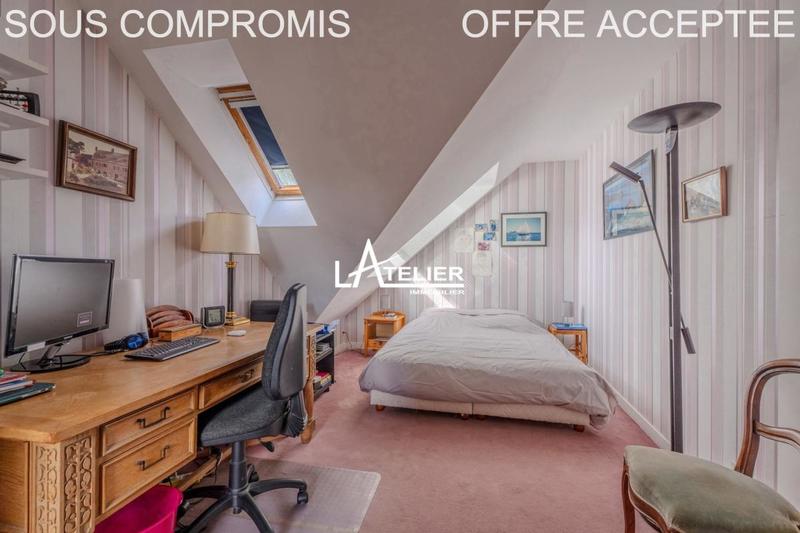 Maison - 230 m² - 8 pièces