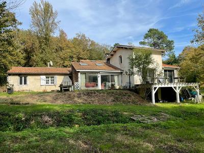 Maison - 191 m² - 8 pièces