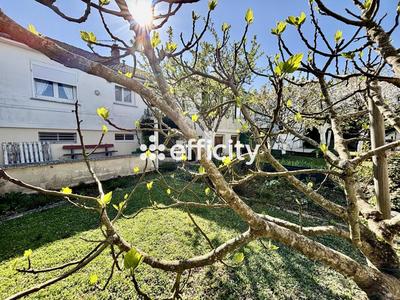 Maison - 92 m² - 5 pièces