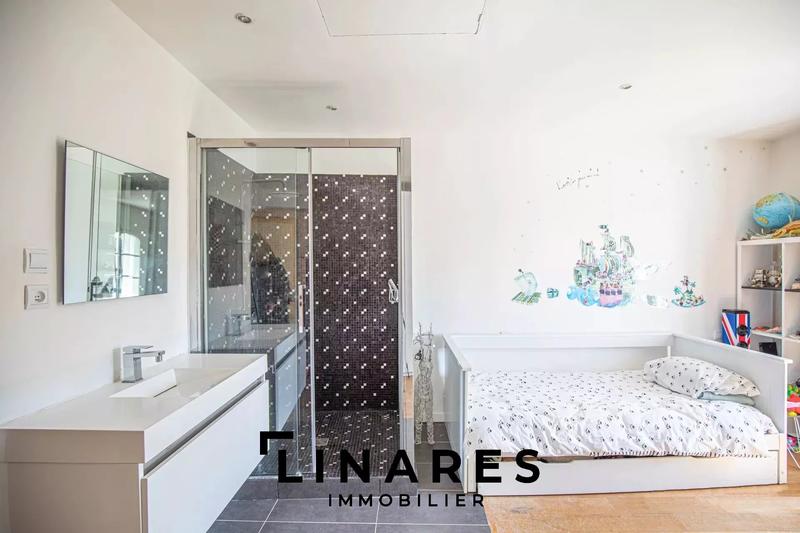 Villa - 320 m² - 5 pièces