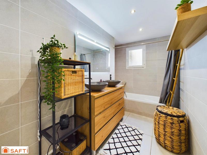 Maison - 110 m² - 4 pièces