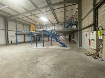 Local commercial - 679 m²