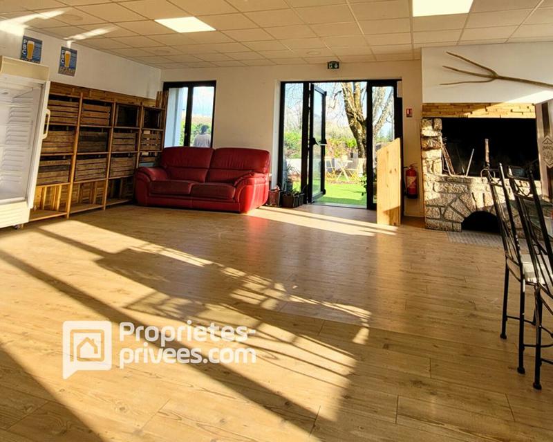 Maison - 210 m² - 9 pièces