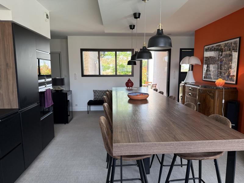 Maison - 200 m² - 8 pièces