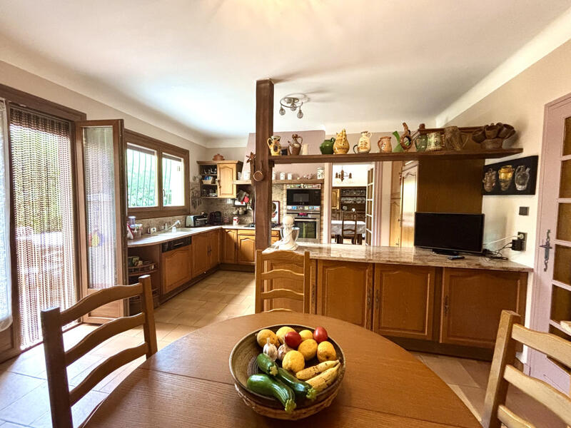 Maison - 180 m² - 6 pièces