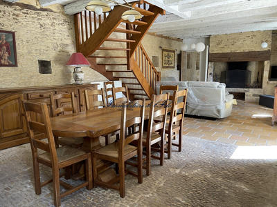 Maison - 235 m² - 8 pièces